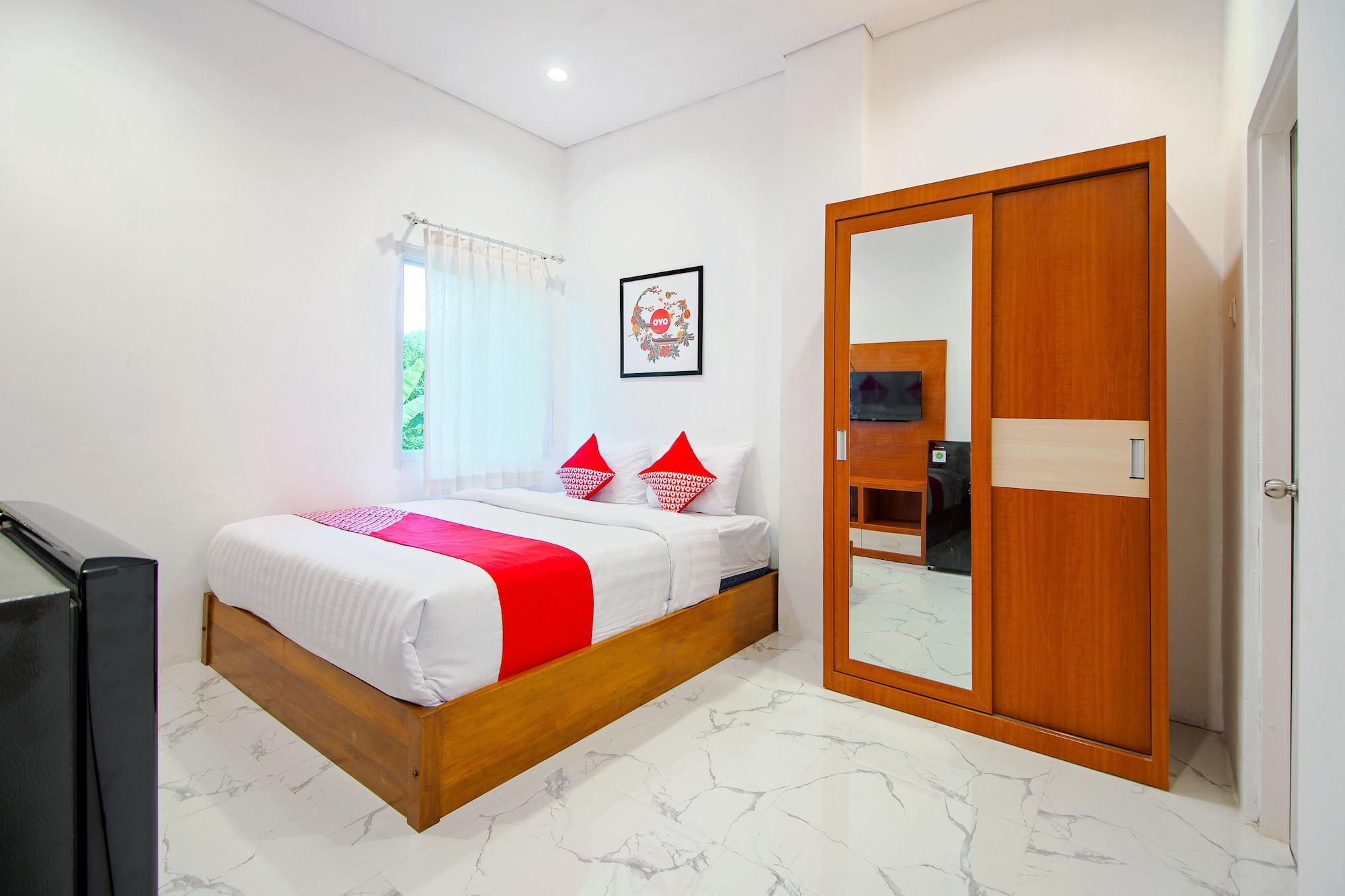 Super Oyo 13I9 88 Exclusive Guesthouse Kejayan Buitenkant foto