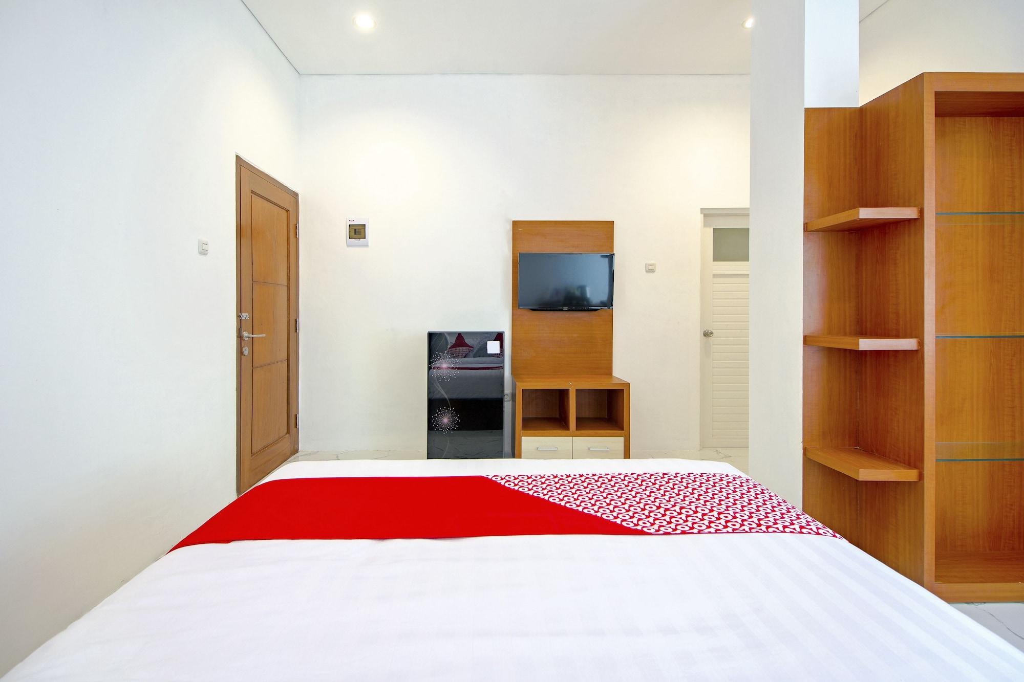 Super Oyo 13I9 88 Exclusive Guesthouse Kejayan Buitenkant foto