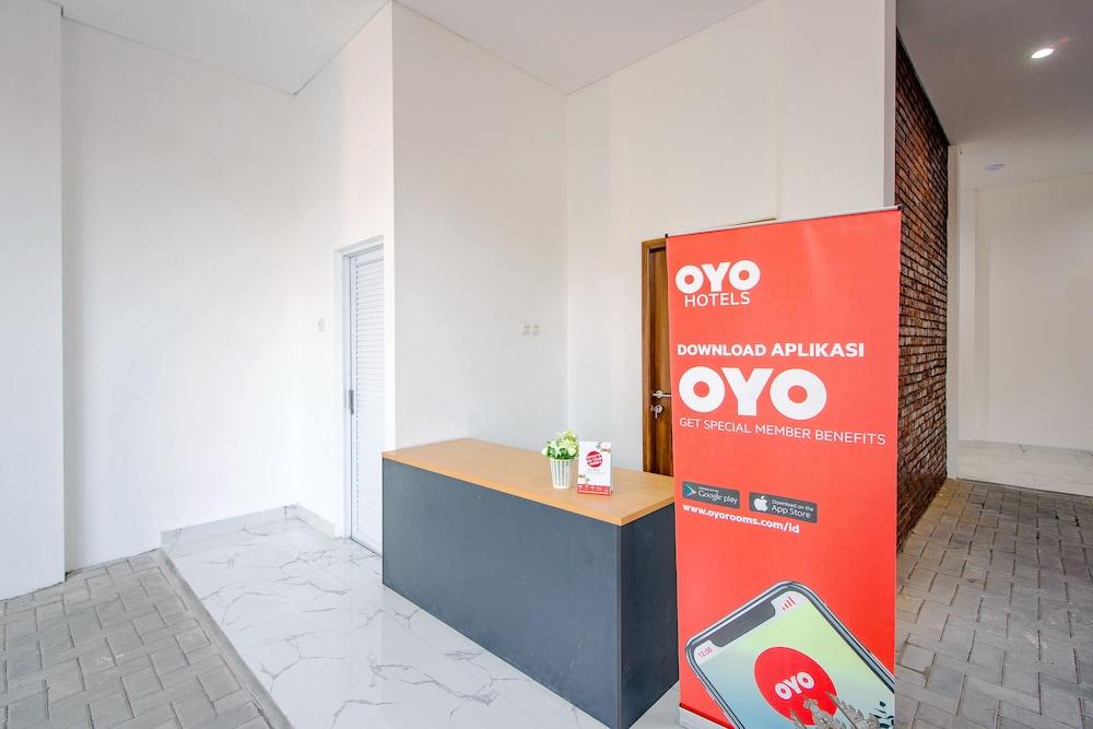 Super Oyo 13I9 88 Exclusive Guesthouse Kejayan Buitenkant foto