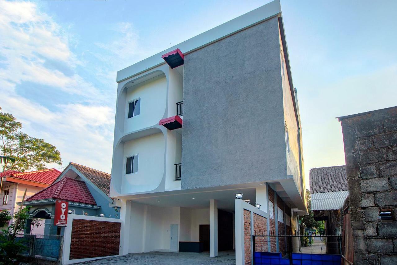 Super Oyo 13I9 88 Exclusive Guesthouse Kejayan Buitenkant foto