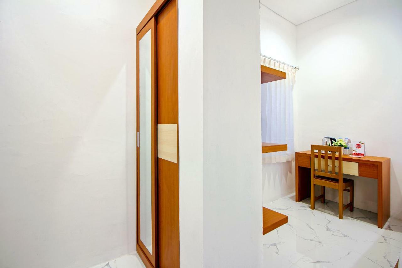 Super Oyo 13I9 88 Exclusive Guesthouse Kejayan Buitenkant foto