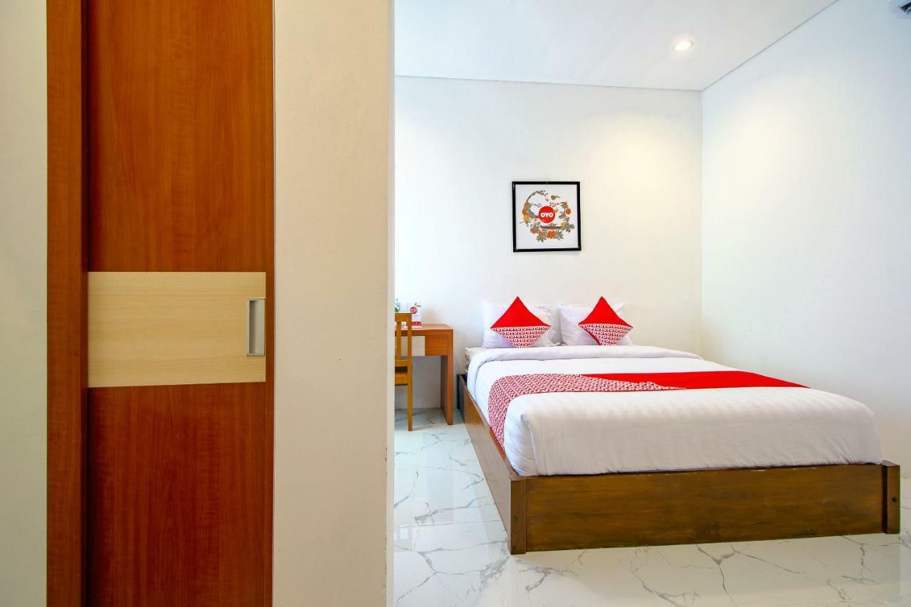 Super Oyo 13I9 88 Exclusive Guesthouse Kejayan Buitenkant foto